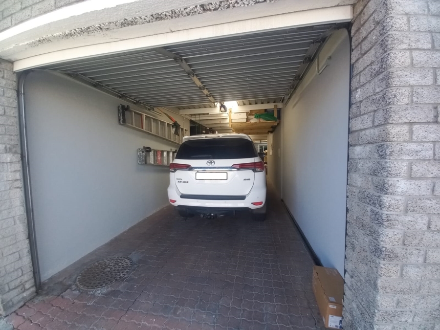 3 Bedroom Property for Sale in Portlands Western Cape